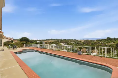 Exterior - 3844 Alta Vis, Fallbrook, CA 92028 photo 13 of 17