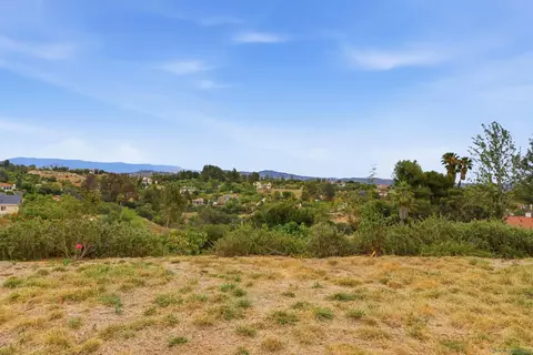 Exterior - 3844 Alta Vis, Fallbrook, CA 92028 photo 2 of 17