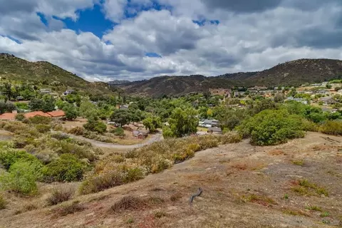 View/Area - 833 Cochran Trl, El Cajon, CA 92019 photo 1 of 1