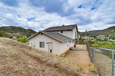 Exterior - 833 Cochran Trl, El Cajon, CA 92019 photo 16 of 25
