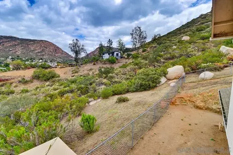 Exterior - 833 Cochran Trl, El Cajon, CA 92019 photo 10 of 25