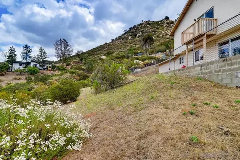 Exterior - 833 Cochran Trl, El Cajon, CA 92019 photo 21 of 25
