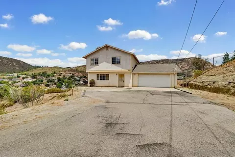 Exterior - 833 Cochran Trl, El Cajon, CA 92019 photo 2 of 25