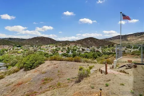 Exterior - 833 Cochran Trl, El Cajon, CA 92019 photo 5 of 25