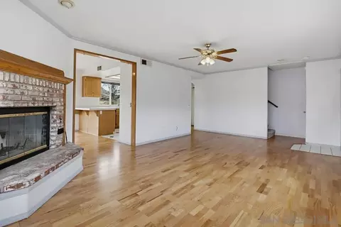 Living - 833 Cochran Trl, El Cajon, CA 92019 photo 3 of 5