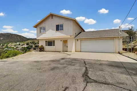 Exterior - 833 Cochran Trl, El Cajon, CA 92019 photo 3 of 25