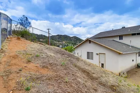 Exterior - 833 Cochran Trl, El Cajon, CA 92019 photo 15 of 25