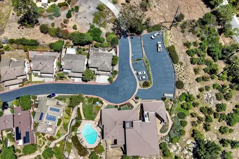 View/Area - 1849 Buckskin Gln, Escondido, CA 92027 photo 5 of 10
