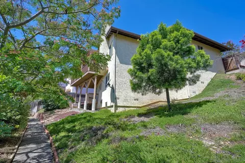 Exterior - 1849 Buckskin Gln, Escondido, CA 92027 photo 6 of 8