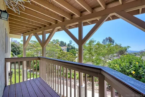 Exterior - 1849 Buckskin Gln, Escondido, CA 92027 photo 4 of 8