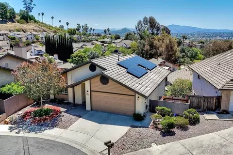 View/Area - 1849 Buckskin Gln, Escondido, CA 92027 photo 3 of 10