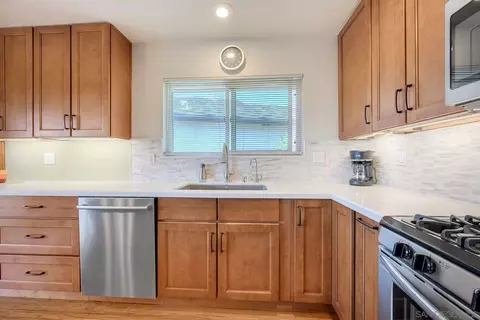 Kitchen - 1849 Buckskin Gln, Escondido, CA 92027 photo 3 of 3