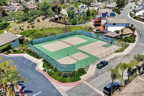 View/Area - 1849 Buckskin Gln, Escondido, CA 92027 photo 4 of 10