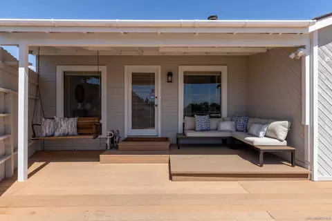 Exterior - 387 12 Ocean View Ave, Encinitas, CA 92024 photo 3 of 4