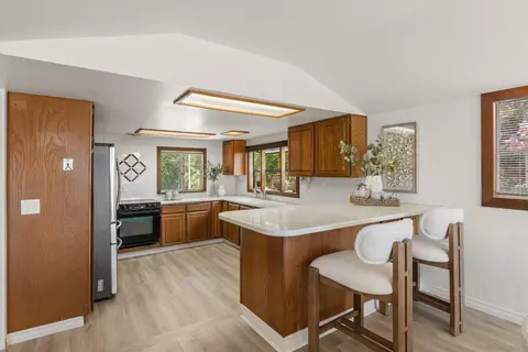 Kitchen - 387 12 Ocean View Ave, Encinitas, CA 92024 photo 1 of 2