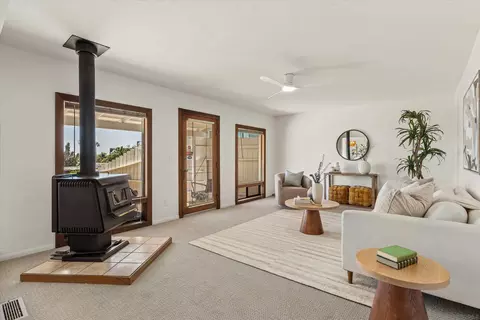 Living - 387 12 Ocean View Ave, Encinitas, CA 92024 photo 3 of 4