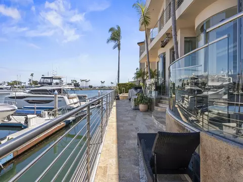 Exterior - 3 Green Turtle Rd, Coronado, CA 92118 photo 5 of 9