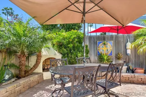 Exterior - 4 Gingertree Ln, Coronado, CA 92118 photo 3 of 7
