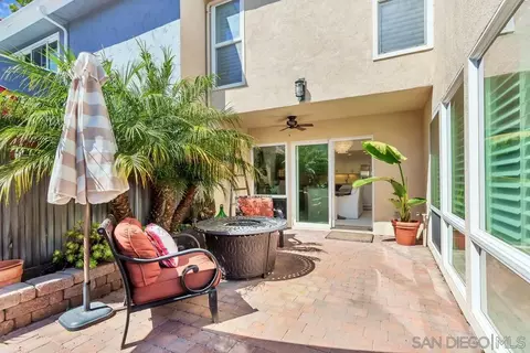 Exterior - 4 Gingertree Ln, Coronado, CA 92118 photo 4 of 7