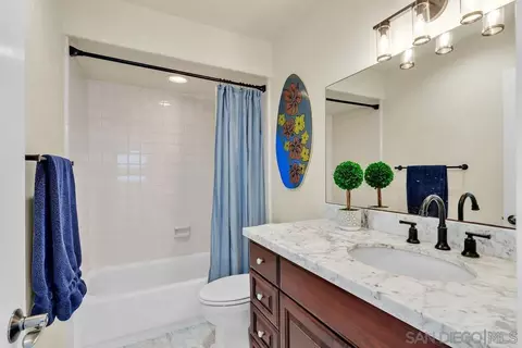 Bath - 4 Gingertree Ln, Coronado, CA 92118 photo 3 of 3