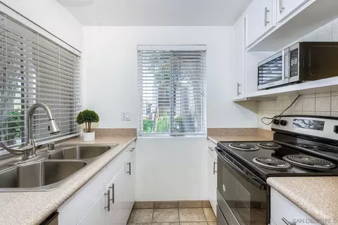 Kitchen - 5350 Baltimore #5, La Mesa, CA 91942 photo 4 of 5