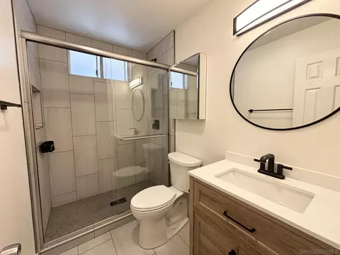 Bath - 921-927 Regal Rd, Encinitas, CA 92024 photo 3 of 3