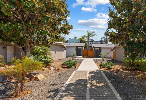 921-927 Regal Rd, Encinitas, CA 92024