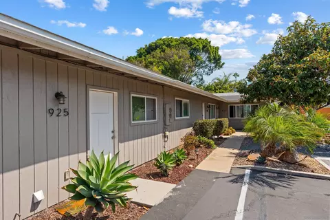 Exterior - 921-927 Regal Rd, Encinitas, CA 92024 photo 7 of 10