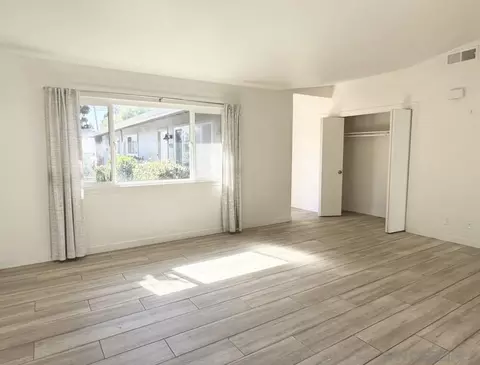 Living - 921-927 Regal Rd, Encinitas, CA 92024 photo 5 of 5