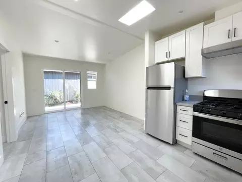 Living - 921-927 Regal Rd, Encinitas, CA 92024 photo 2 of 5