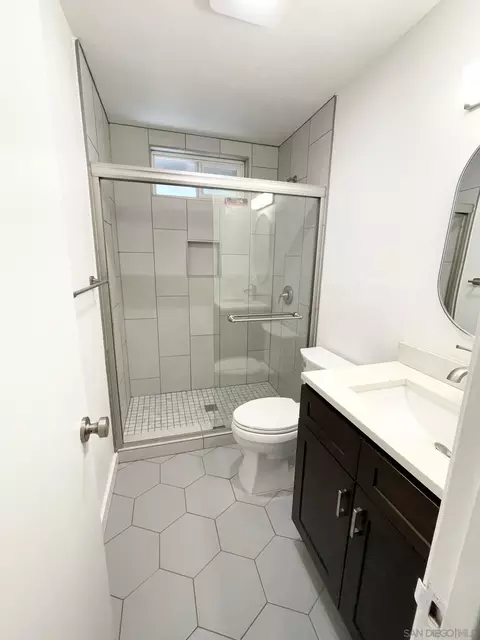 Bath - 931-937 Regal Rd, Encinitas, CA 92024 photo 3 of 3