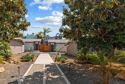 931-937 Regal Rd, Encinitas, CA 92024