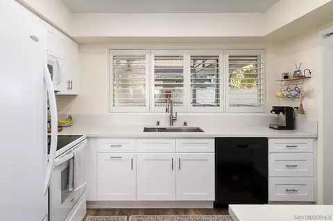 Kitchen - 3606 Vista Rey #38, Oceanside, CA 92057 photo 2 of 5