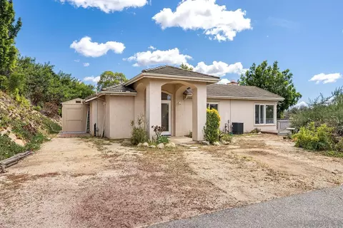 Exterior - 2557 Live Oak Park Rd, Fallbrook, CA 92028 photo 1 of 15