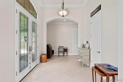 Entry Way - 2557 Live Oak Park Rd, Fallbrook, CA 92028 photo 2 of 3