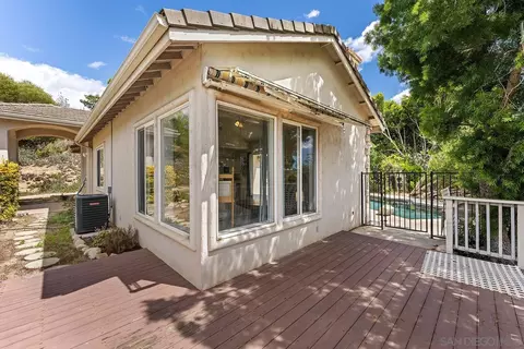 Exterior - 2557 Live Oak Park Rd, Fallbrook, CA 92028 photo 7 of 15
