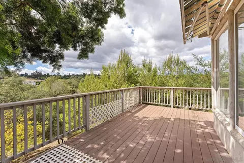 Exterior - 2557 Live Oak Park Rd, Fallbrook, CA 92028 photo 6 of 15