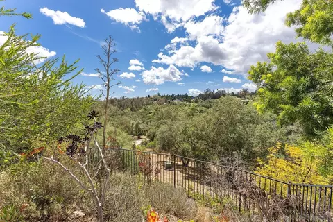 Exterior - 2557 Live Oak Park Rd, Fallbrook, CA 92028 photo 5 of 15