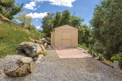 Exterior - 2557 Live Oak Park Rd, Fallbrook, CA 92028 photo 12 of 15