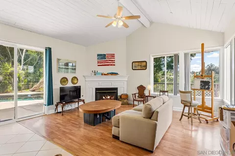Living - 2557 Live Oak Park Rd, Fallbrook, CA 92028 photo 2 of 4