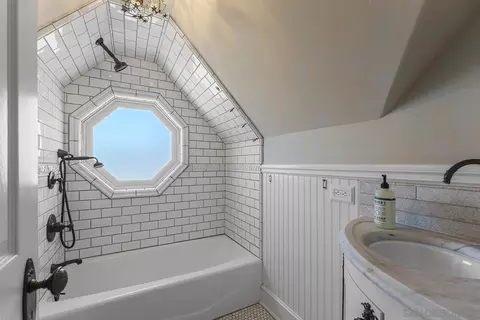 Bath - 1779 Elevado Rd, Vista, CA 92084 photo 7 of 7