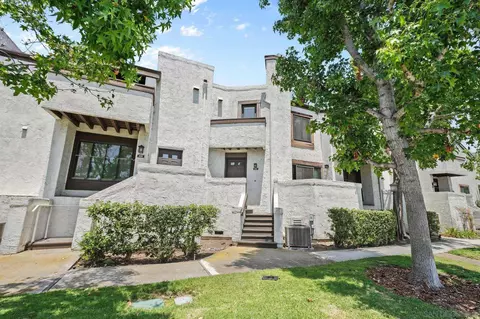 3823 Caminito Litoral #208, San Diego, CA 92107