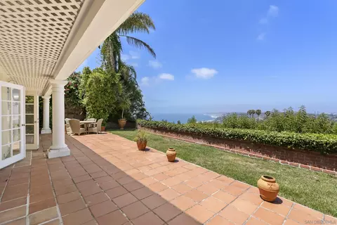 Exterior - 2326 Rue Adriane, La Jolla, CA 92037 photo 1 of 7