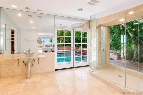 Bath - 2326 Rue Adriane, La Jolla, CA 92037 photo 1 of 5