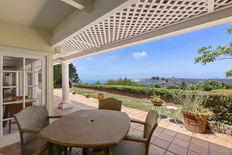 Exterior - 2326 Rue Adriane, La Jolla, CA 92037 photo 3 of 7