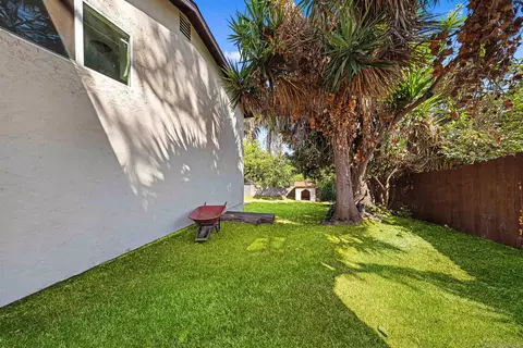 Exterior - 8808 Leigh Ave, Spring Valley, CA 91977 photo 5 of 10