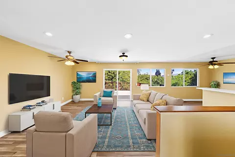 Living - 8808 Leigh Ave, Spring Valley, CA 91977 photo 3 of 13