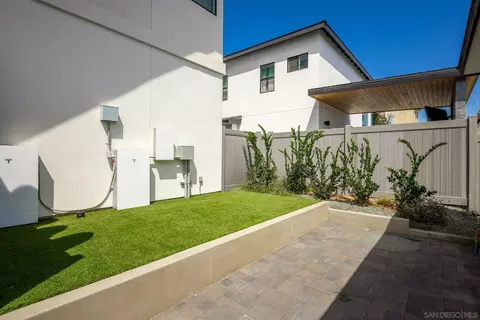 Exterior - 5140 Los Robles Dr, Carlsbad, CA 92008 photo 6 of 10
