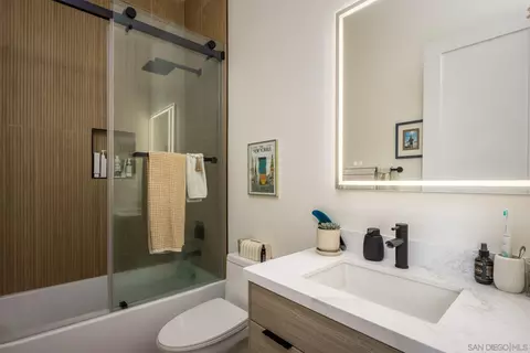 Bath - 5140 Los Robles Dr, Carlsbad, CA 92008 photo 6 of 6