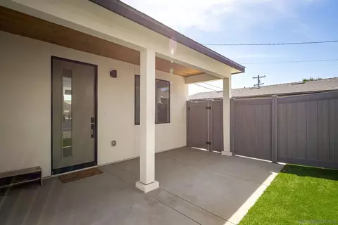 Exterior - 5140 Los Robles Dr, Carlsbad, CA 92008 photo 5 of 10